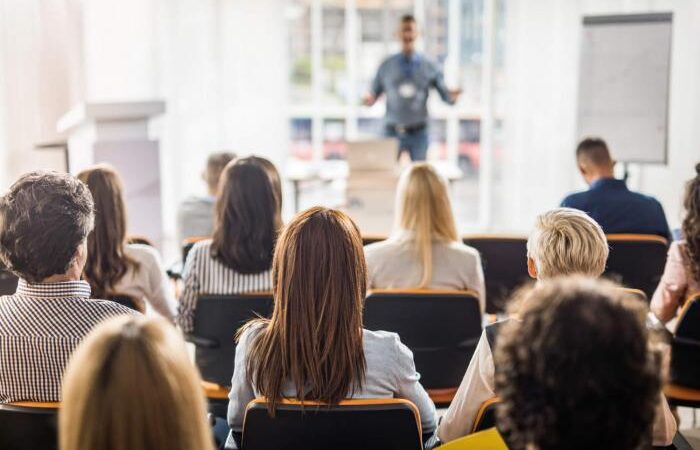 DESIGN DE SOBRANCELHA CURSO PARA DEIXAR AS MULHERES COM LINDAS SOBRANCELHAS